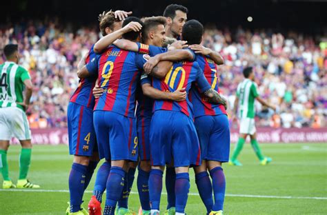 Messi cứu giá, rượt đuổi 5 bàn nghẹt thở. FC Barcelona travel to Real Betis in La Liga Matchday 20