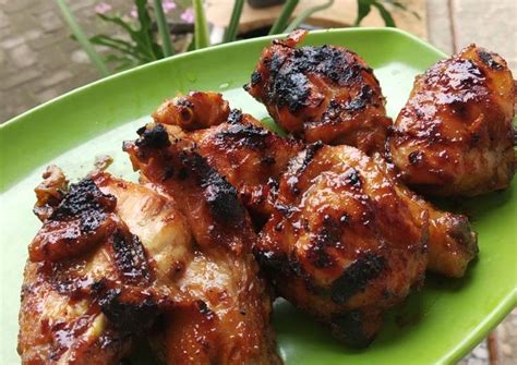 Selain tahu dan tempe, protein hewani seperti ayam sering diolah menjadi baceman oleh masyarakat yogyakarta. Resep Ayam Bacem Bakar oleh Silvia Kitchen - Cookpad