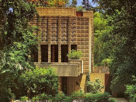 Can anyone help explain which material has better thermal insulation properties: La Minatura, Frank Lloyd Wright | Frank lloyd wright ...
