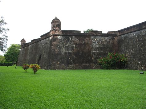 Archivoexterior Fuerte De Omoa Honduras Wikipedia La