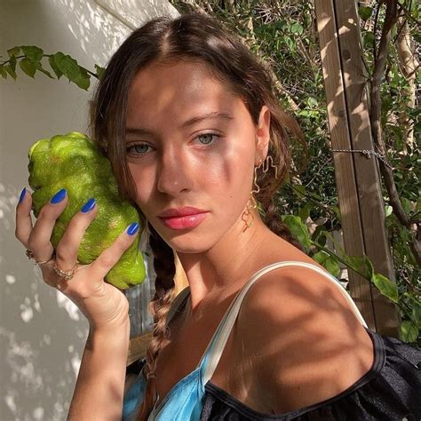 Iris Law 🎀 🐋 On Instagram “big Lime Energy 🤑” Beauty Iris Pretty Face