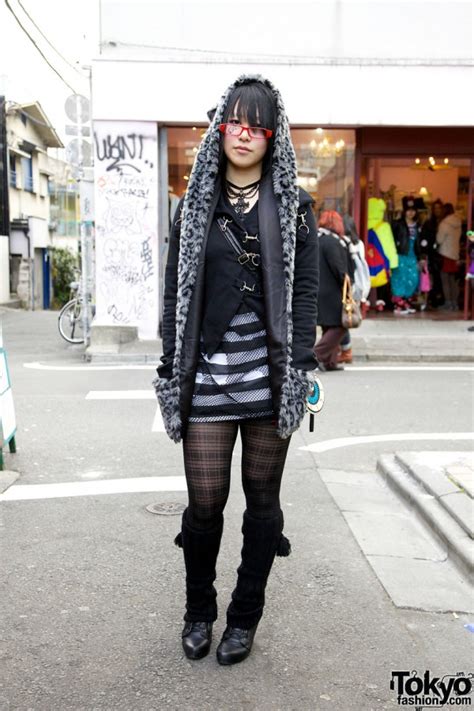 Gothic Harajuku Girl In Stigmata Sex Pot Revenge And Black Peace Now Tokyo Fashion