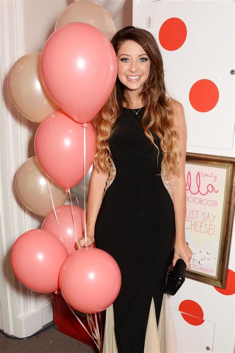 zoe sugg aka zoella the youtube girl behind the biggest beauty launch of the year metro news