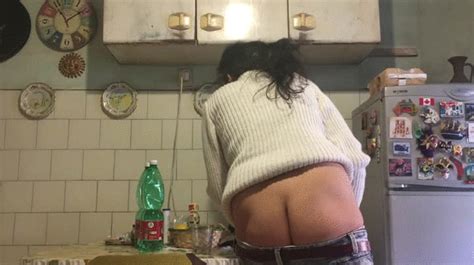 Kinky Grace Making Coffee And Showing Buttcrack