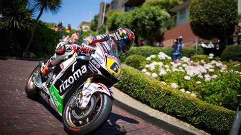 This Is What's It Like To Drive A Racing Motorcycle Down Lombard Street