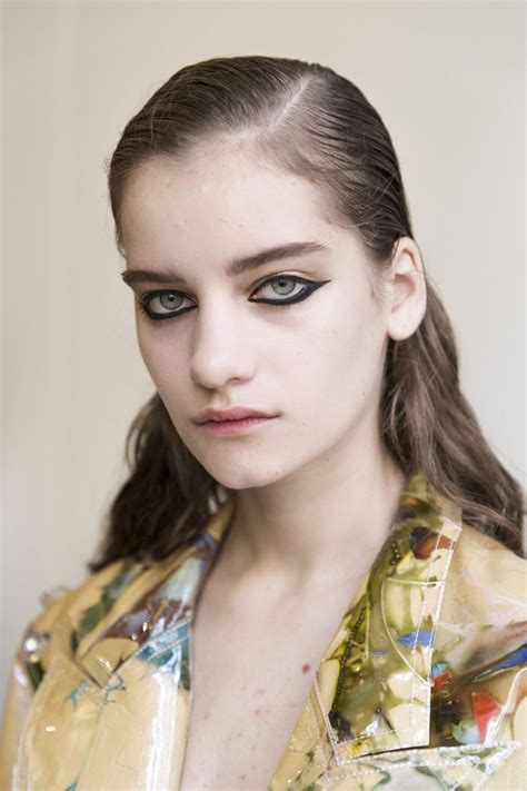 Every Makeup Look You Need To See From The Spring Shows Catwalk Makeup Catwalk Hair