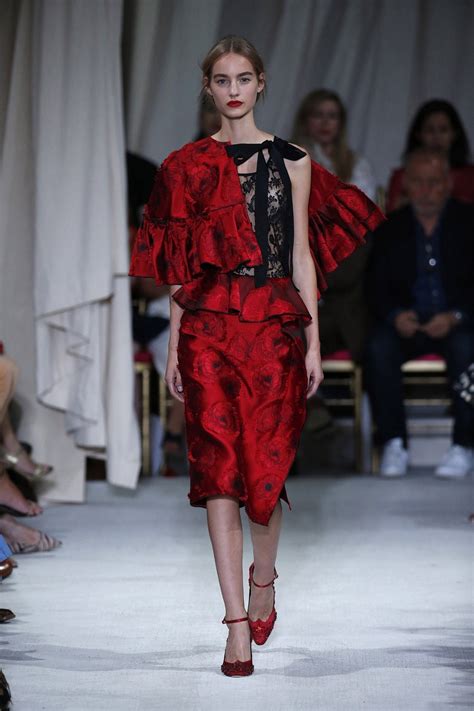 Oscar De La Renta Ready To Wear Fashion Show Collection Spring Summer