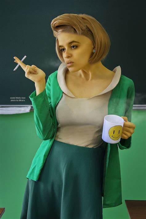 Edna Krabappel Cosplay Pics