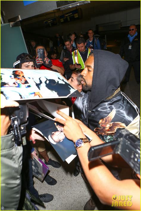 Kanye West Breaks Up Paparazzi Fight At Lax Airport Video Photo 3584096 Kanye West Photos