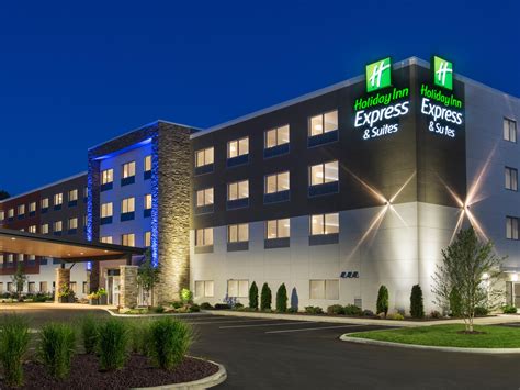 Conveniently located just off highway 97, our beautiful 120 room hotel is minutes from downtown kelowna, okanagan lake and the kelowna international airport. Hotels in Medina, Ohio | Holiday Inn Express & Suites ...