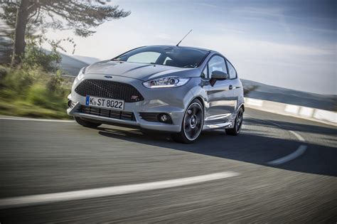Review Ford Fiesta St200 Simply Motor