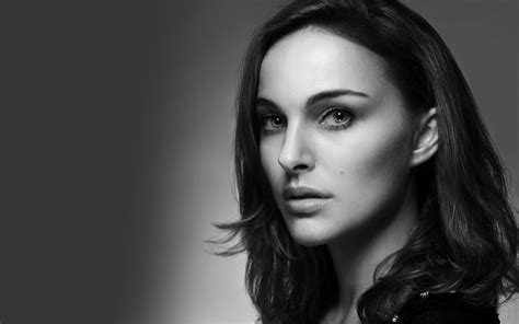 Natalie Portman Hollywood Actress Wallpapers Hd Wallpapers Id 17275