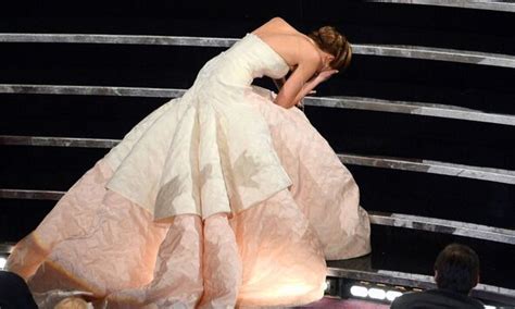 Jennifer Lawrence Laughs Off ‘embarrassing Wardrobe Malfunction