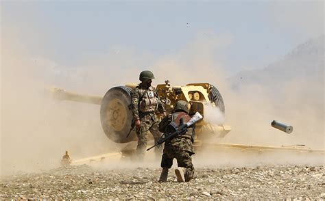 Πέντε χρόνια μετά τις τρομοκρατικές επιθέσεις της 11ης σεπτεμβρίου, ο μπιν λάντεν παραμένει άφαντος ενώ στο. Τουλάχιστον 13 στρατιώτες νεκροί στο Αφγανιστάν από ...