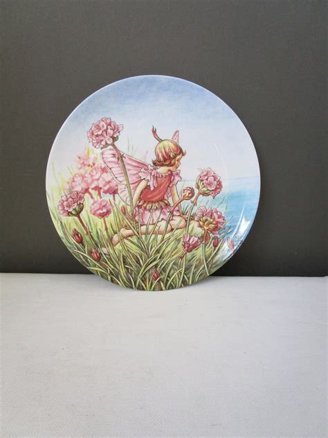 The Thrift Flower Fairy Collectable Plate From The World Of Flower