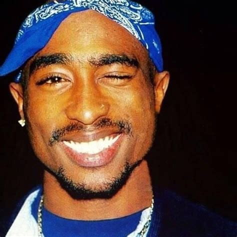 Look Tupac In Bandana A Memorable And Timeless Fashion Style