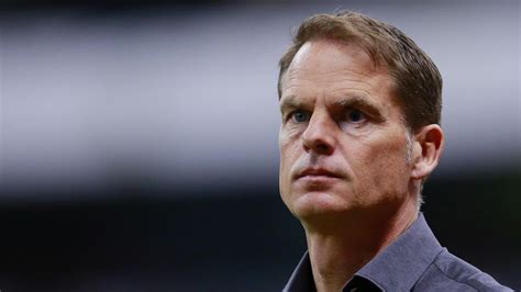 Dat veel vrouwen de neiging hebben zichzelf achteraan te zetten. Player welfare comes first says under-fire Dutch coach ...