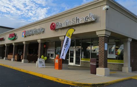 the Annandale Blog: RadioShack sharing its space with Sprint