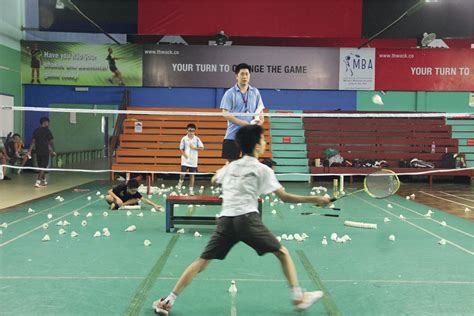 Kids training badminton with coach fascal подробнее. First Badminton Kids / New 2 Junior Badminton Rackets Set ...