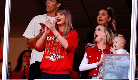 Taylor Swift Attends Chiefs Vs Bills Playoff Game In Buffalo Bvm Sports