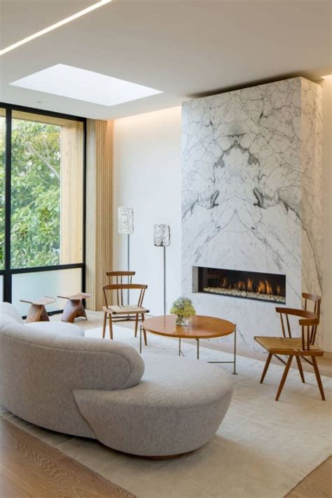 16 Modern Living Rooms With Marble Fireplaces