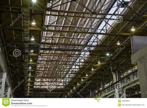 Ceiling Slabs In Industrial Buildings Roof Steel Structure With Lamps