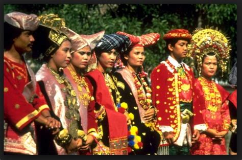 Ciri Khas Suku Minangkabau Sumatera Dan Kulinernya Ruang Blog