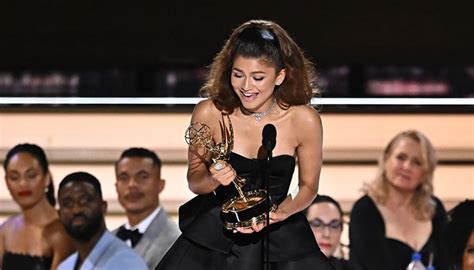 Zendaya Wins Her Second Emmy Gives Emotional Speech Sonic Pk Tv