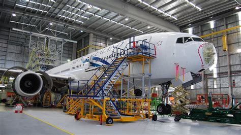 Aviation Maintenance Technician Amt What They Do And How To Become