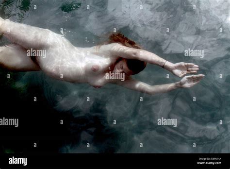 Naked Pregnant Woman Swimming Underwater Stock Photo Alamy