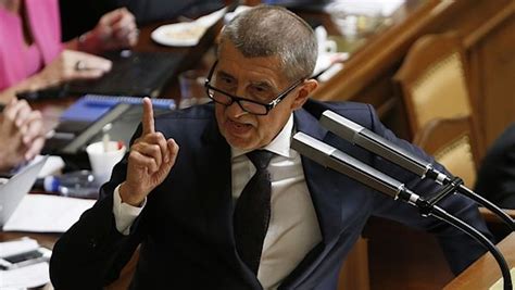 Narodil se v opavě a žil v hlučíně a následně krátce v bohuslavicích na opavsku. Středula by chtěl, aby nikdo nepracoval, já makám 15 hodin ...