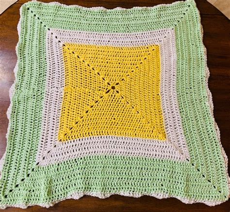 Basic Granny Square Baby Afghan Awe