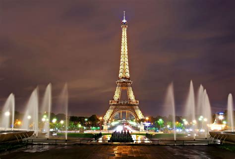 Eiffel Tower Screensavers And Backgrounds Free Eiffel Tower France