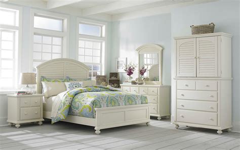 The set is sturdy and solid and was the perfect candidate to update with paint. Broyhill Seabrooke Panel Bedroom Set in Cream