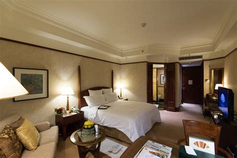Hotel summer view ligt in brickfields en biedt huiselijke en comfortabele accommodatie met gratis wifi in het hele gebouw. Hotel Review: Mandarin Oriental, Kuala Lumpur — The ...