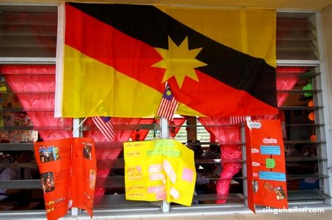 Pertandingan membuat blog hari kemerdekaan hasilkan sudut patriotik di dalam kelas. 100 Idea Hiasan Kelas Sempena Kemerdekaan