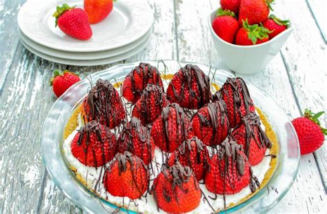 Strawberries And Cream Pie Just A Pinch Recipes