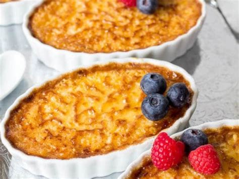 What is creme brulee creme brulee is a thick custard cream with a velvety texture which is baked in the oven. Classic Creme Brulee : Luscious creme brulee desserts are ...