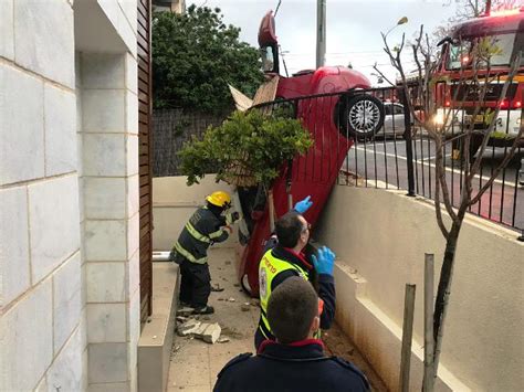כלי חדש לניהול זמן כתב חדשות 2, ברהנו טגניה, לא סיקר אמש את הפגנת בני העדה האתיופית כמו סיפור רגיל ■ הבנתי שאני נושא עמי מטען שיצא בשידור. חיפה: התהפכו עם רכבם לתוך מרפסת בית מגורים | מגפון ניוז ...