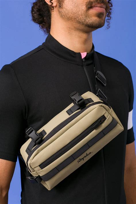 Duffel bags come in various sizes, shapes, colors and features. RAPHA BAR BAG - DARK YELLOW - MTB Online