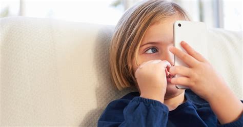 Reasons Not To Give Your Kid A Cell Phone Popsugar Moms