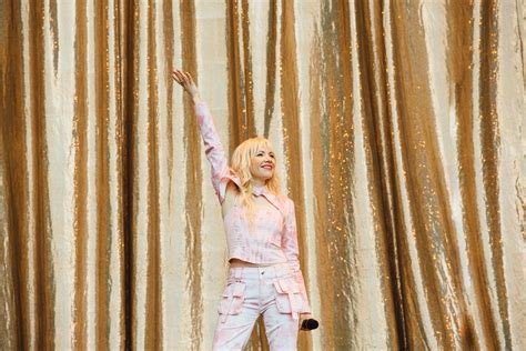 Carly Rae Jepsen Has Revealed The Release Date For Her New B Sides