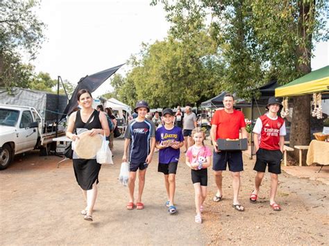 Griffith Rotary Market Nsw Holidays And Accommodation Things To Do