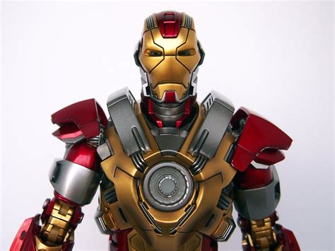 Review Sideshow Collectibles Hot Toys Iron Man Mark Heartbreaker Figure