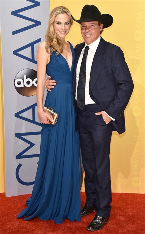 Clay Walker And Jessica Craig From Red Carpet Couples At The 2016 Cma