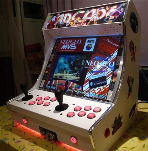 An Arcade Machine Sitting On Top Of A Table