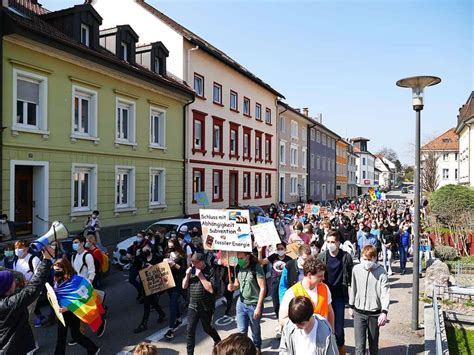 Fotos Menschen Demonstrieren In Bad S Ckingen F R Klimaschutz Und