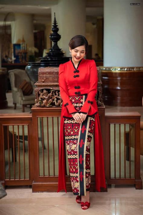 Chit Thu Wai Designer Min Thet San Myanmar Costume Formal Wear Red
