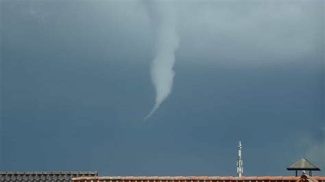 Borken Tornado zieht über Ortsteil Weseke hinweg STERN de