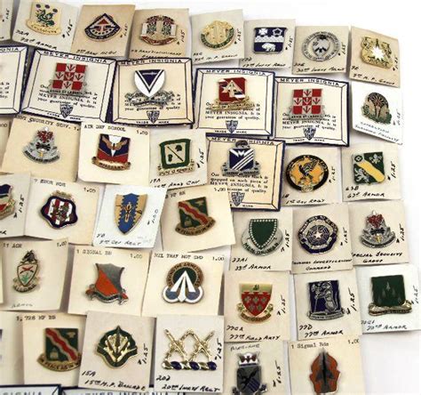 100 Various Us Military Unit Pins All Identified